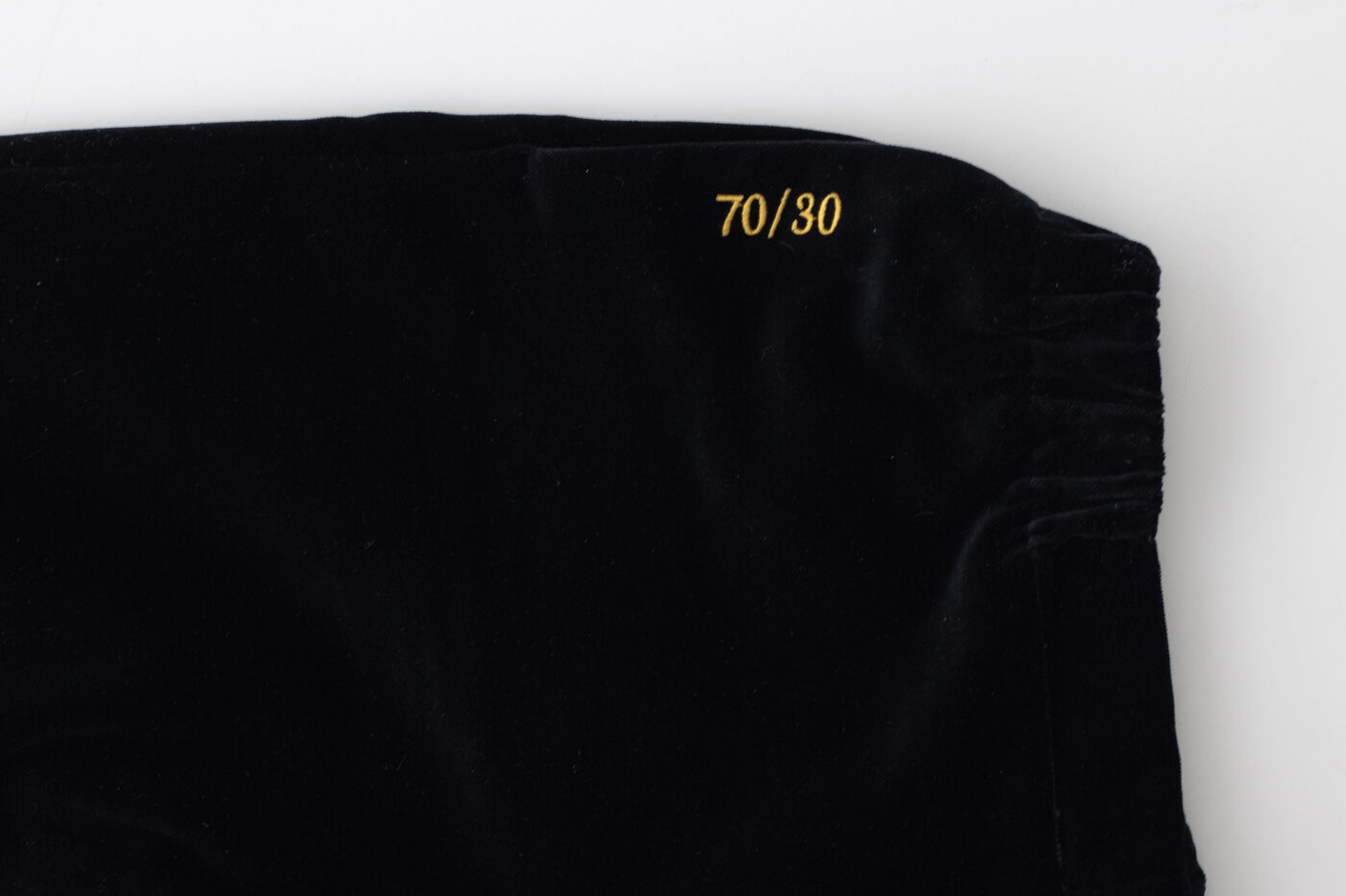 Logo 70/30 terciopelo